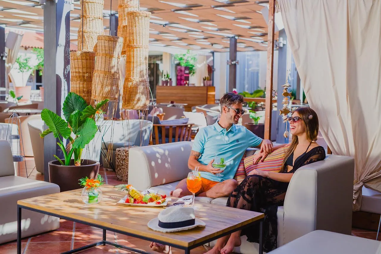 Napa Plaza Hotel (Adults Only) Ayía Nápa