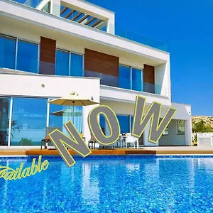וילה Beachfront Luxury Idania, איה נאפה